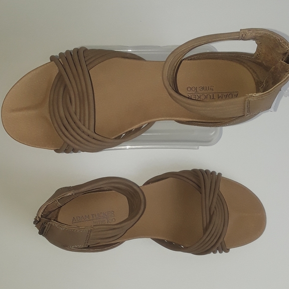 adam tucker by me too sandals